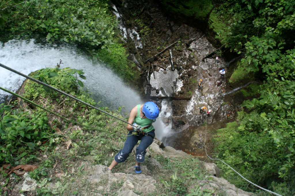 cheap adventure tours costa rica